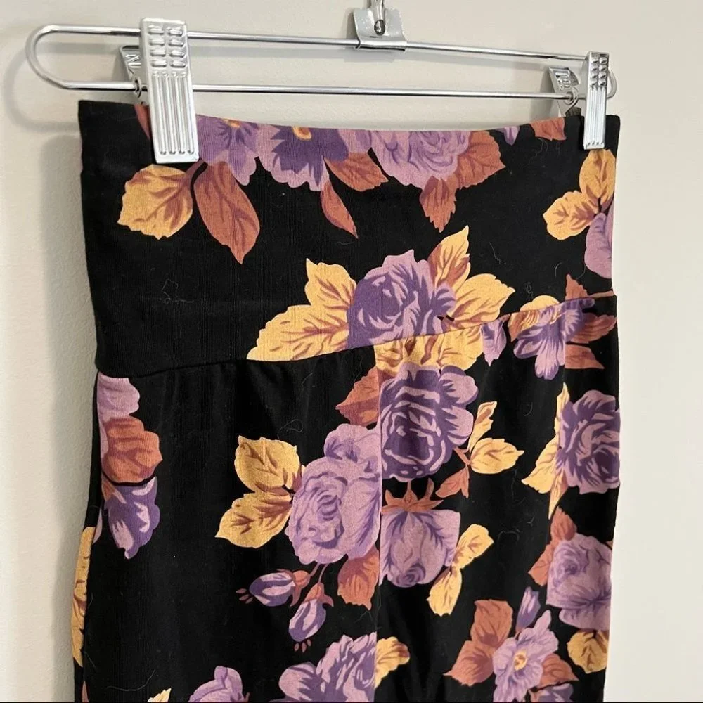 Aritzia Talula Floral High Waist Bodycon Pull On Mini Skirt - Picture 3 of 10